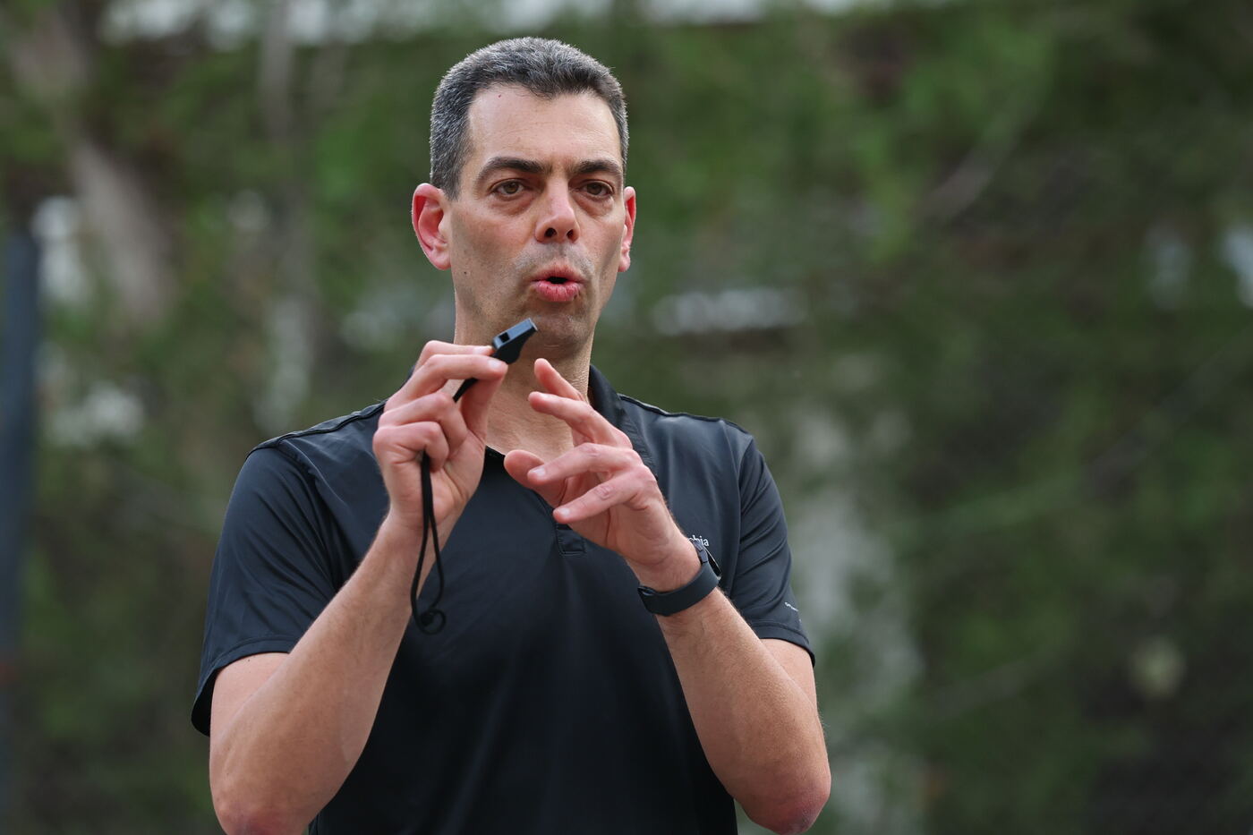 קובי במאמץ — משרוקית ביד