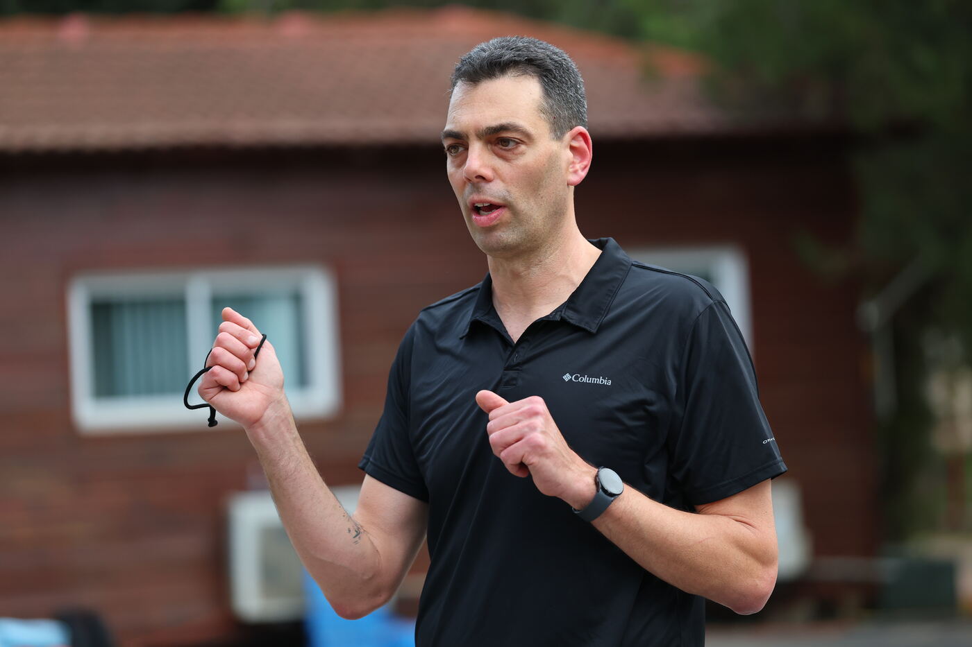 משתתפת מכדררת